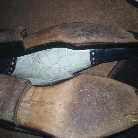 Exclusive Mauri alligator shoes for City Slickers shoe store - Picture 6 of 9